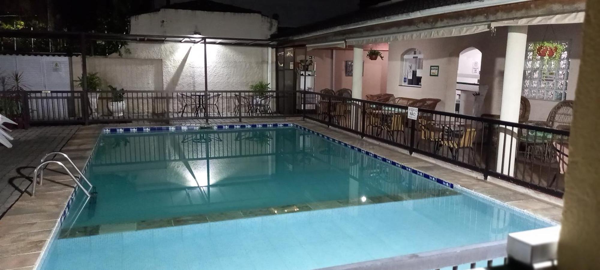 Pousada Parque Suites Estacionamento E Piscina กัวรูจา ภายนอก รูปภาพ