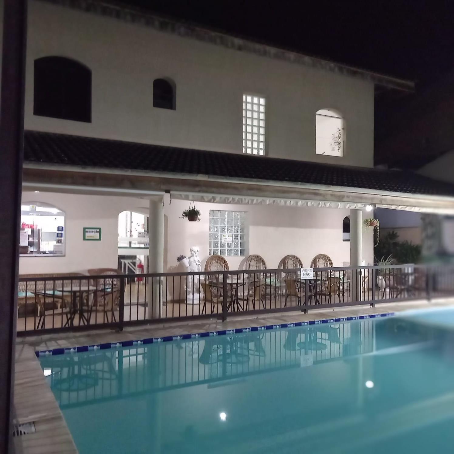 Pousada Parque Suites Estacionamento E Piscina กัวรูจา ภายนอก รูปภาพ