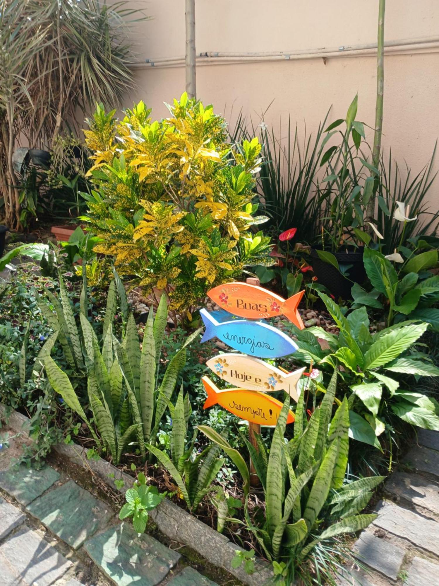Pousada Parque Suites Estacionamento E Piscina กัวรูจา ภายนอก รูปภาพ