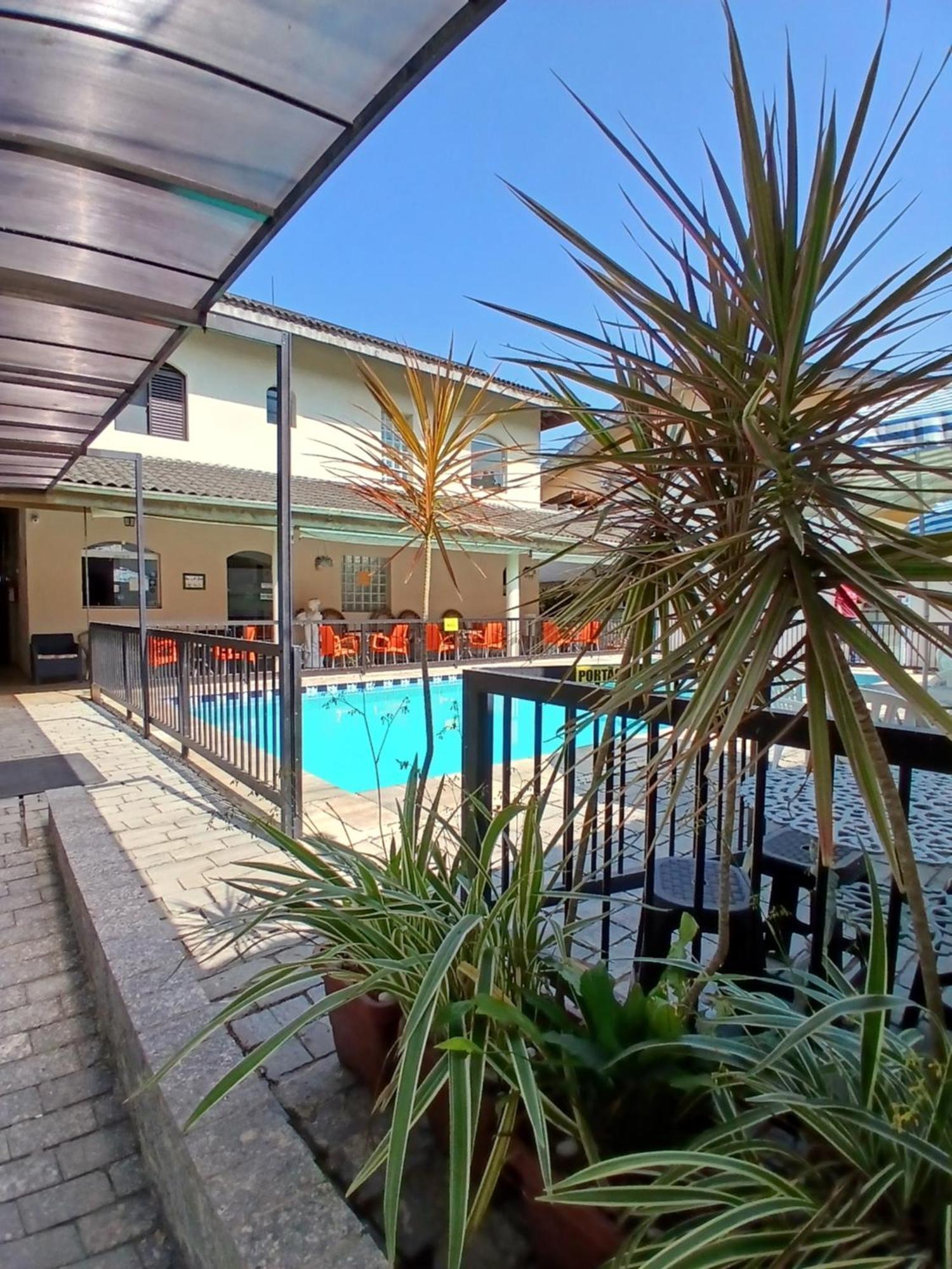 Pousada Parque Suites Estacionamento E Piscina กัวรูจา ภายนอก รูปภาพ