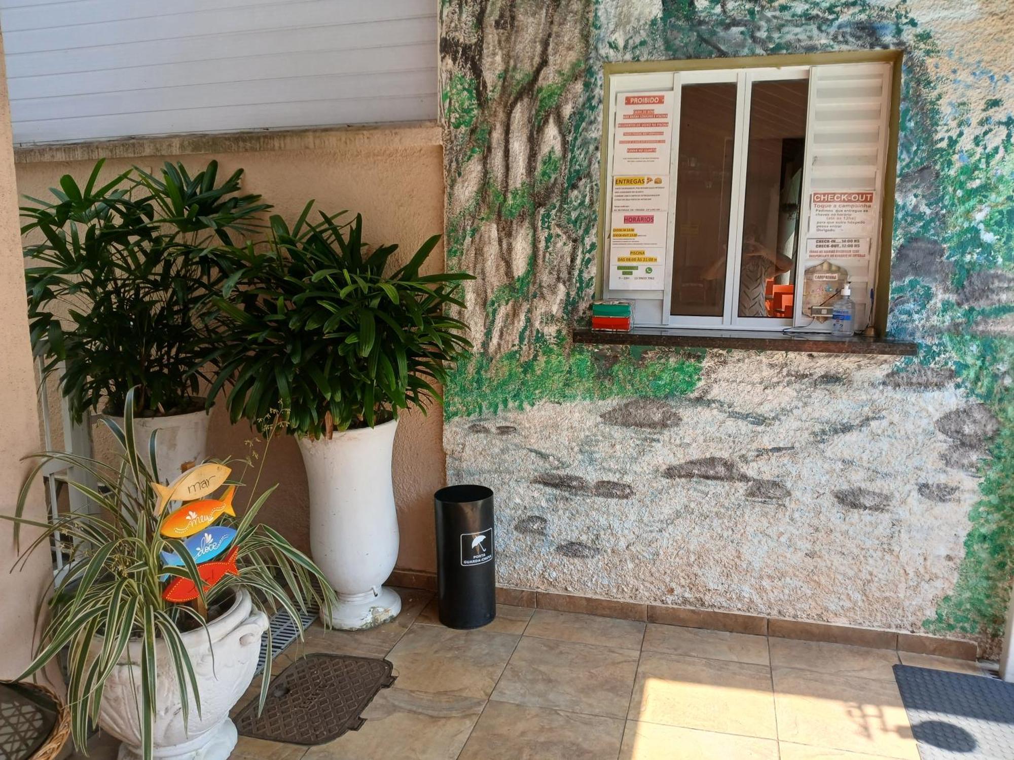 Pousada Parque Suites Estacionamento E Piscina กัวรูจา ภายนอก รูปภาพ