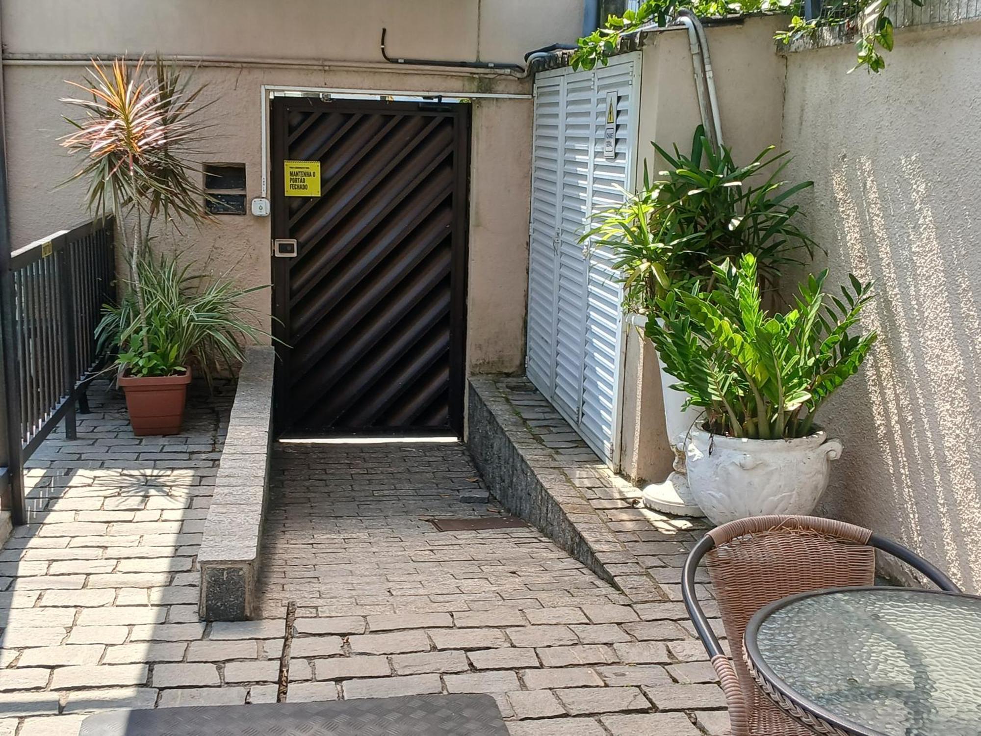 Pousada Parque Suites Estacionamento E Piscina กัวรูจา ภายนอก รูปภาพ