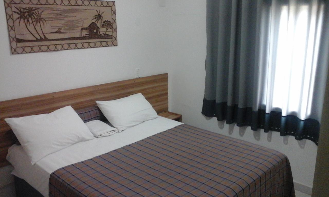 Pousada Parque Suites Estacionamento E Piscina กัวรูจา ภายนอก รูปภาพ
